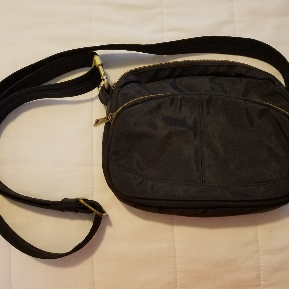 Travelon E/W Anti-Theft Shoulder Bag  3 Zippers